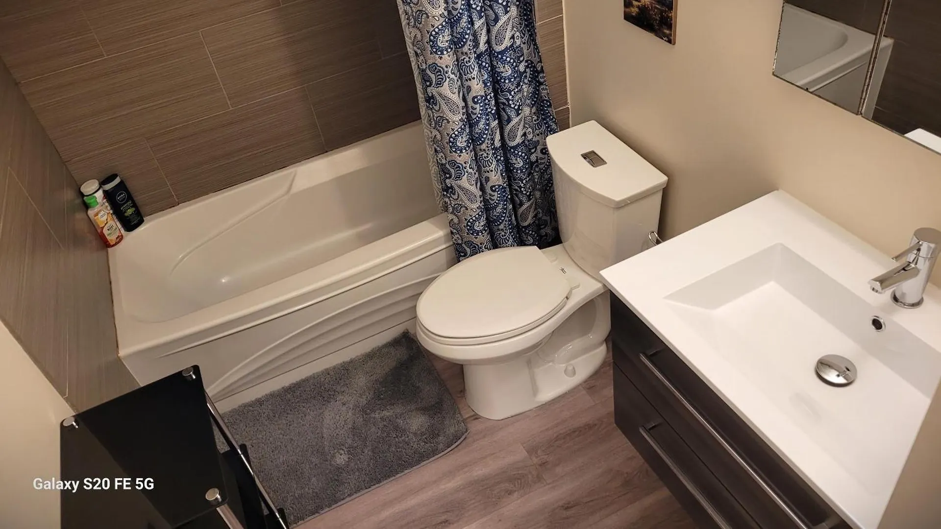 Home Away From Home - 6 Bedroom Fantastic Bungalow Winnipeg