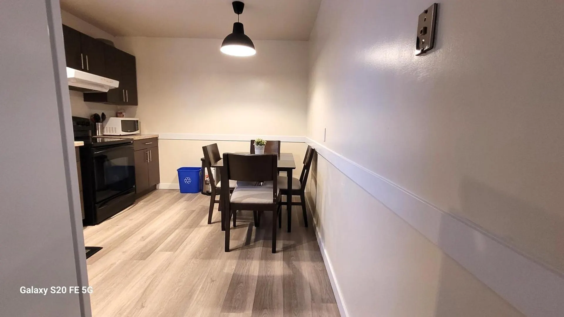 Home Away From Home - 6 Bedroom Fantastic Bungalow Winnipeg Vakantiehuis